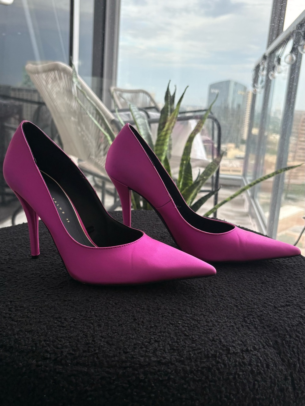 Zara Fuchsia Pointed-Toe Stiletto Pumps